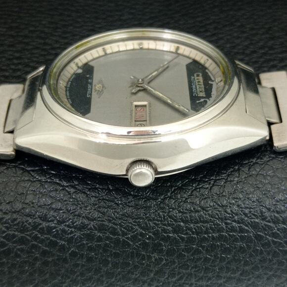 Vintage 1974 Citizen Automatic Mens Silver Watch W/daydate & Gray accents - Picture 5 of 10